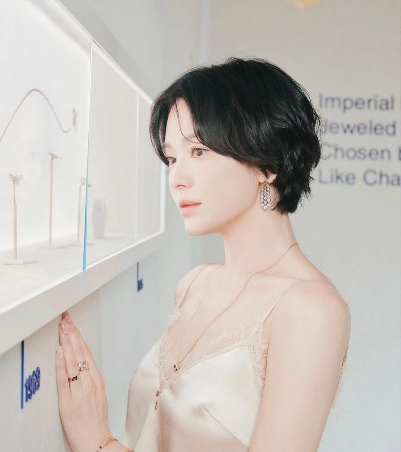 Song Hye Kyo thu hút mọi ánh nhìn, lột xác gợi cảm khi diện 'đồ ngủ' đi sự kiện Song Hye Kyo thu hút mọi ánh nhìn, lột xác gợi cảm khi diện 'đồ ngủ' đi sự kiện