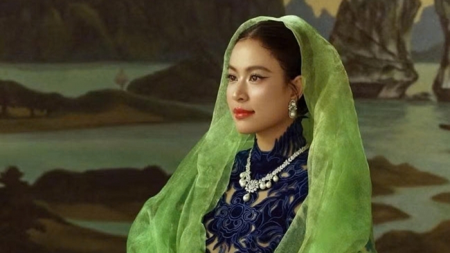 Hoàng Thùy Linh trở lại đường đua âm nhạc với MV "Thầy dùi"
