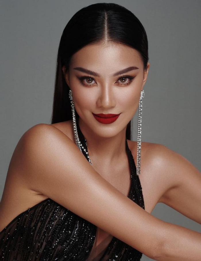 Đang tất bật trên đường đua Miss Universe, Á hậu Kim Duyên nhận tin buồn người thân mất