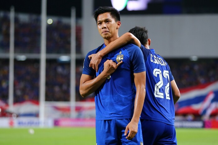 Tuyển Thái Lan khủng hoảng hàng thủ trước thềm AFF Cup 2020