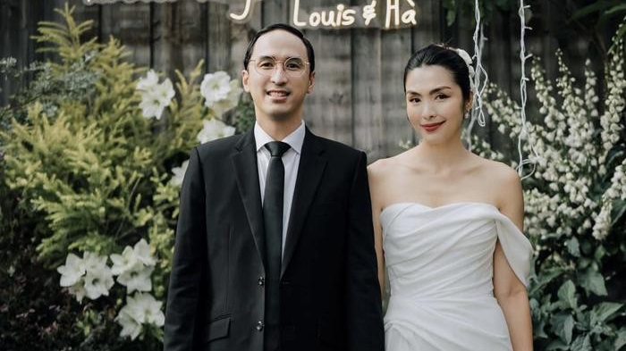 Hà Tăng kỉ niệm 11 năm ngày cưới với chồng doanh nhân, màn "khoá môi" khiến netizen "replay" chục lần!