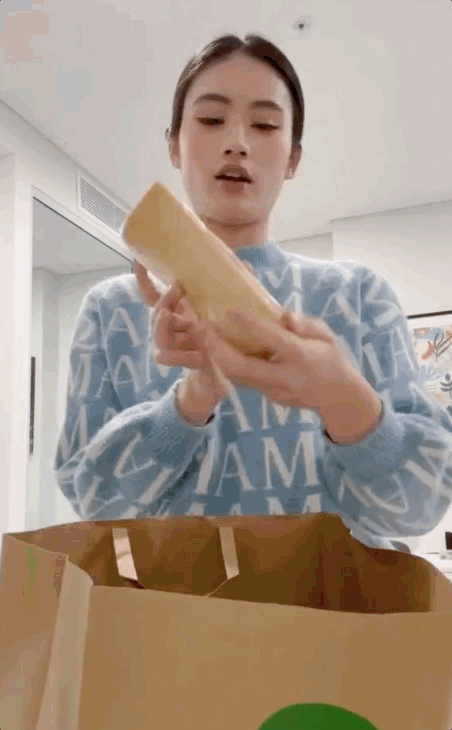 Ý Nhi hé lộ không gian sống tại Úc, phản ứng của fan sắc đẹp thế nào sau ồn ào "vạ miệng"? Ý Nhi hé lộ không gian sống tại Úc, phản ứng của fan sắc đẹp thế nào sau ồn ào "vạ miệng"?