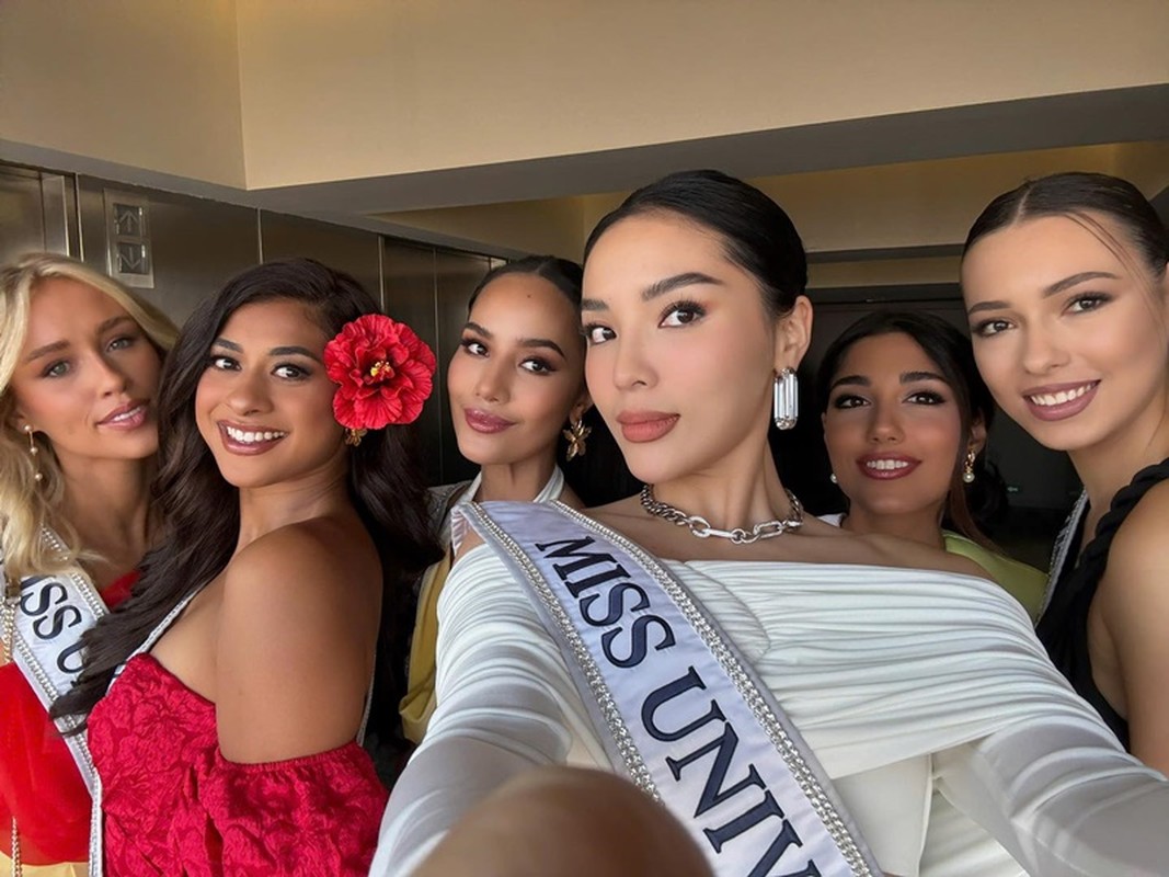 Kỳ Duyên mặc hở khoe vòng eo rắn nước ở Miss Universe 2024