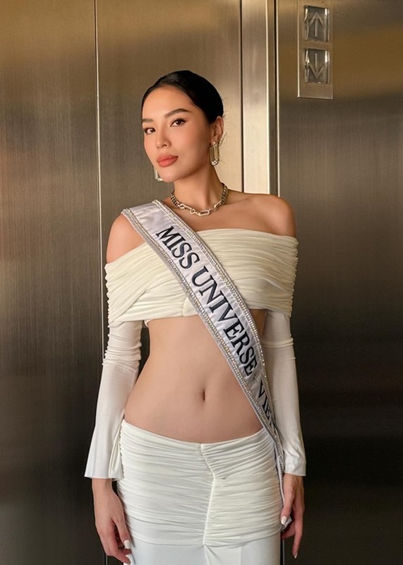 Kỳ Duyên mặc hở khoe vòng eo rắn nước ở Miss Universe 2024