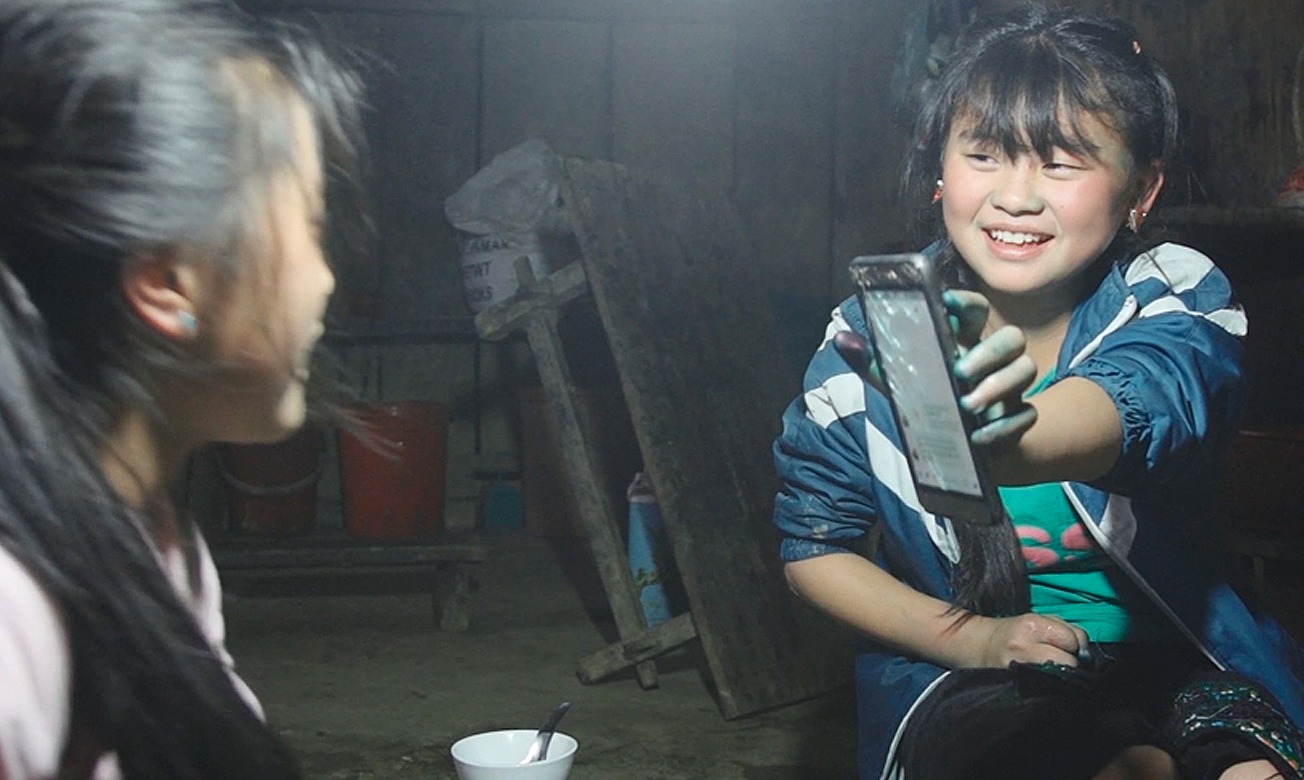 "Mưa đỏ", "Những đứa trẻ trong sương" được chiếu tại Pháp "Mưa đỏ", "Những đứa trẻ trong sương" được chiếu tại Pháp