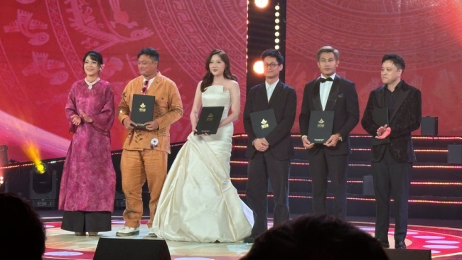 Phim "Mưa đỏ" thắng lớn tại Liên hoan Phim Việt Nam lần thứ 24