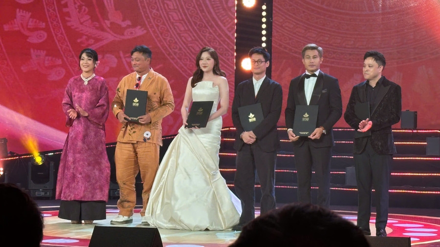 Phim "Mưa đỏ" thắng lớn tại Liên hoan Phim Việt Nam lần thứ 24