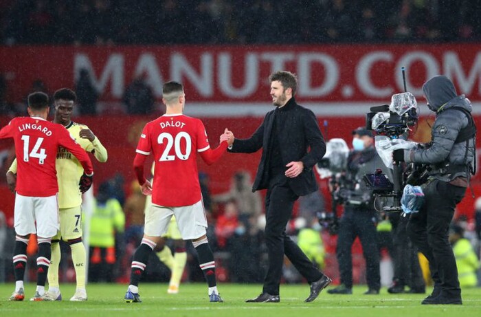 Michael Carrick đột ngột chia tay MU