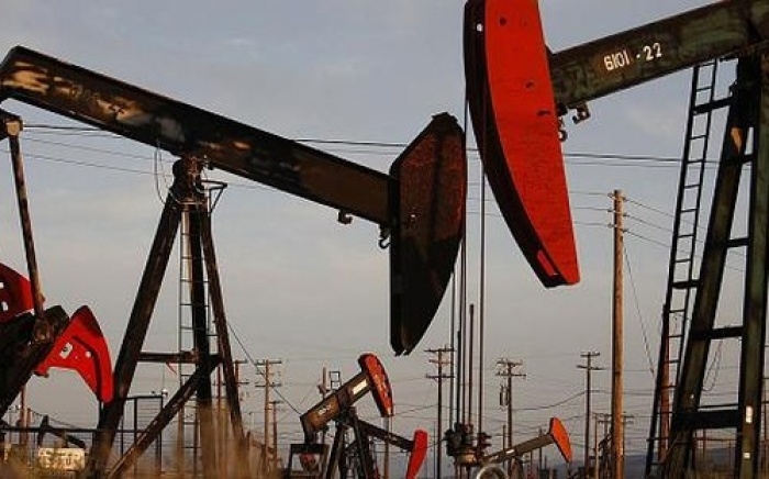Giá dầu hôm nay 15/12: Sản xuất bị tê liệt vì Covid-19, giá dầu đồng loạt giảm mạnh