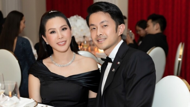Hoa hậu Thu Hoài lần đầu xuất hiện cùng chồng hậu đăng ký kết hôn tại Mỹ