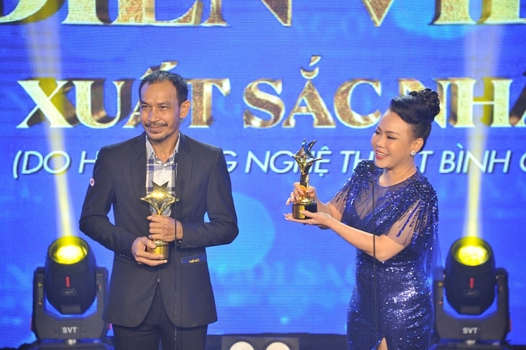 Sao Việt ngày 20/12: Việt Hương giành giải thưởng Nữ diễn viên Truyền hình xuất sắc nhất