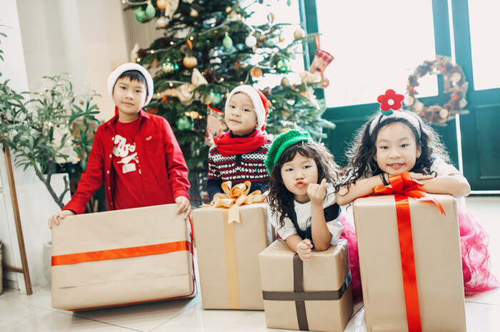 Khoảnh khắc đón Noel đầy tiếng cười của gia đình Lý Hải – Minh Hà