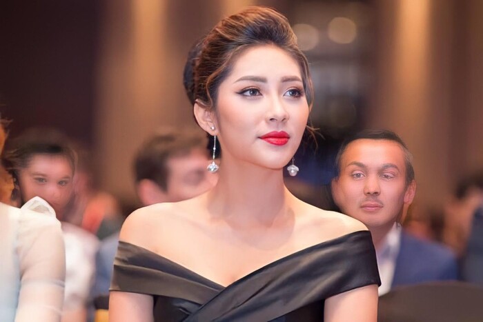 Vừa ly hôn, Hoa hậu Đặng Thu Thảo tậu luôn nhà tiền tỷ, khẳng định sẽ mạnh mẽ vượt qua thử thách