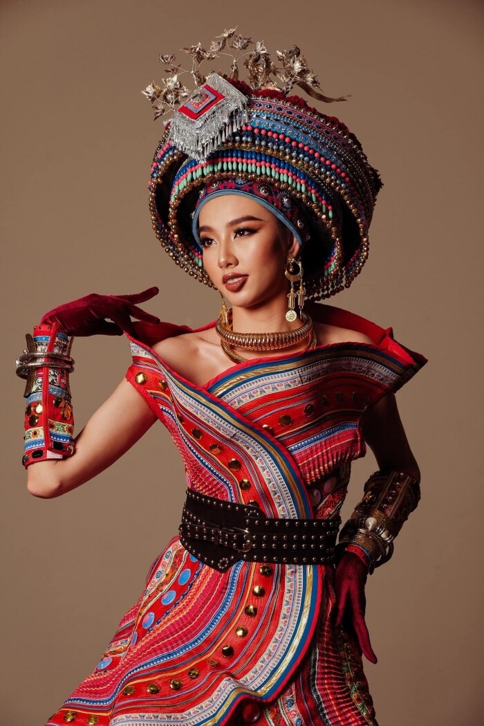 Miss Grand Thùy Tiên bị công kích nặng nề chỉ vì trận thua của đội tuyển Việt Nam với Thái Lan