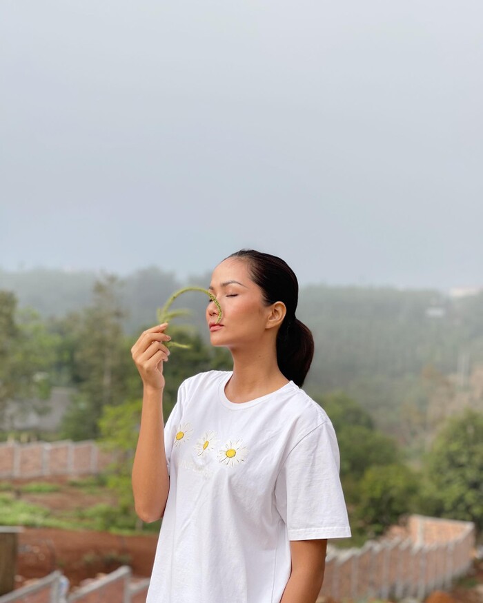 H'Hen Niê rơi nước mắt khi chia sẻ nỗi vất vả lúc mới vào Sài Gòn lập nghiệp
