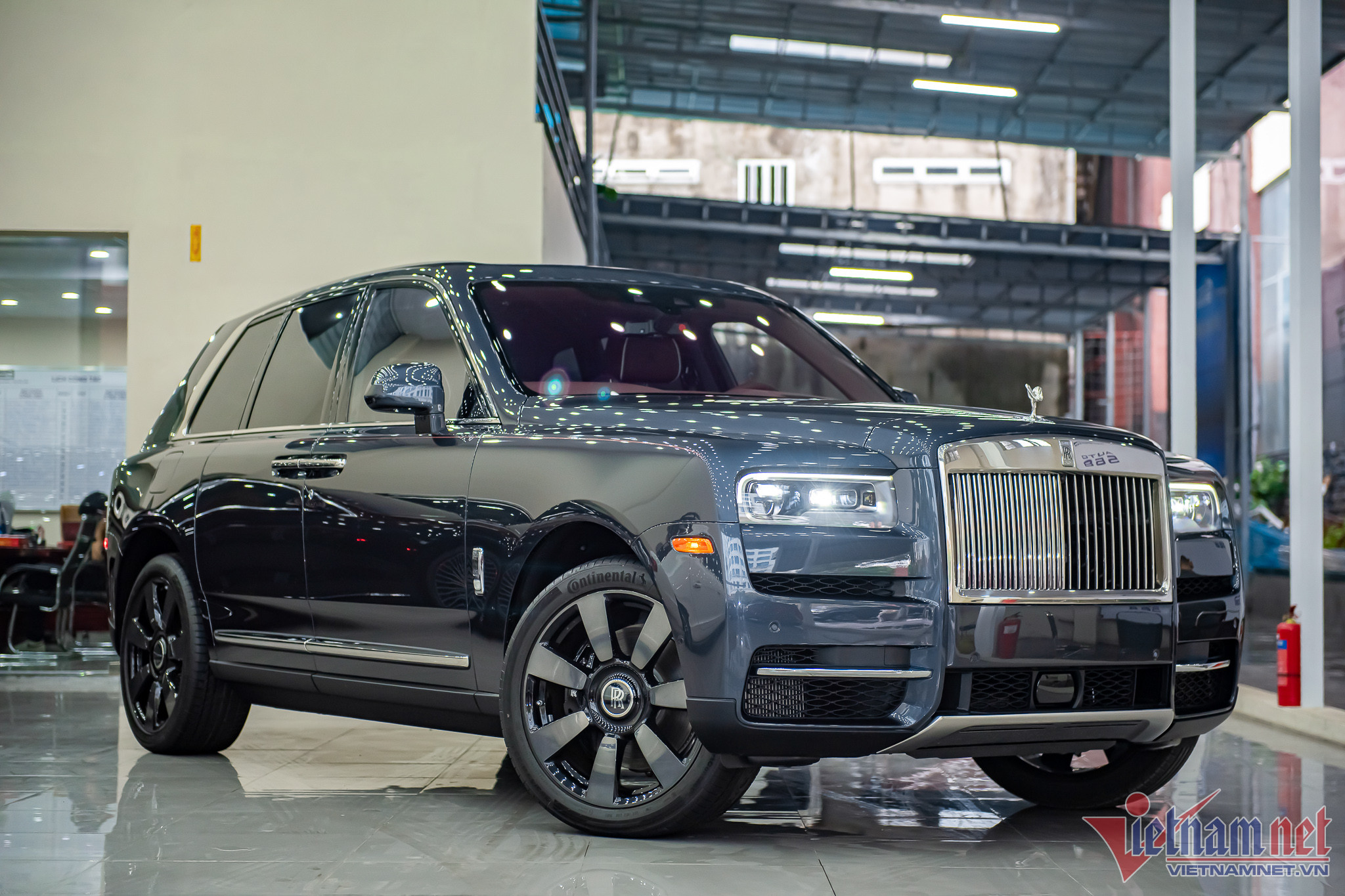 Khám phá Rolls-Royce Cullinan 35 tỷ màu độc nhất Việt Nam