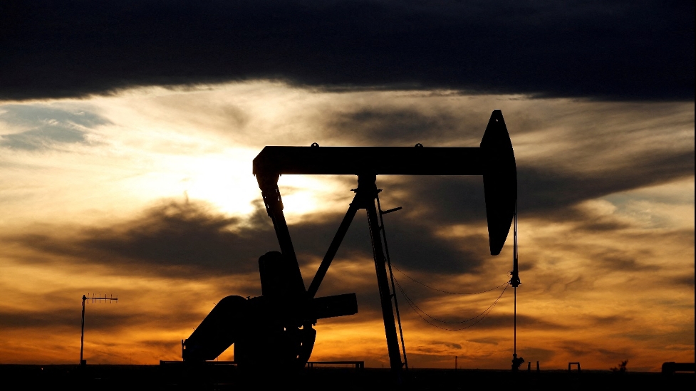 Giá xăng dầu hôm nay 20/12: Giá dầu tích cực nhờ tín hiệu lạc quan về kinh tế toàn cầu
