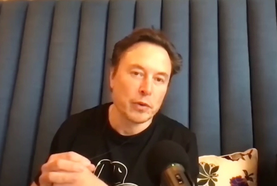 Elon Musk thừa nhận sai lầm