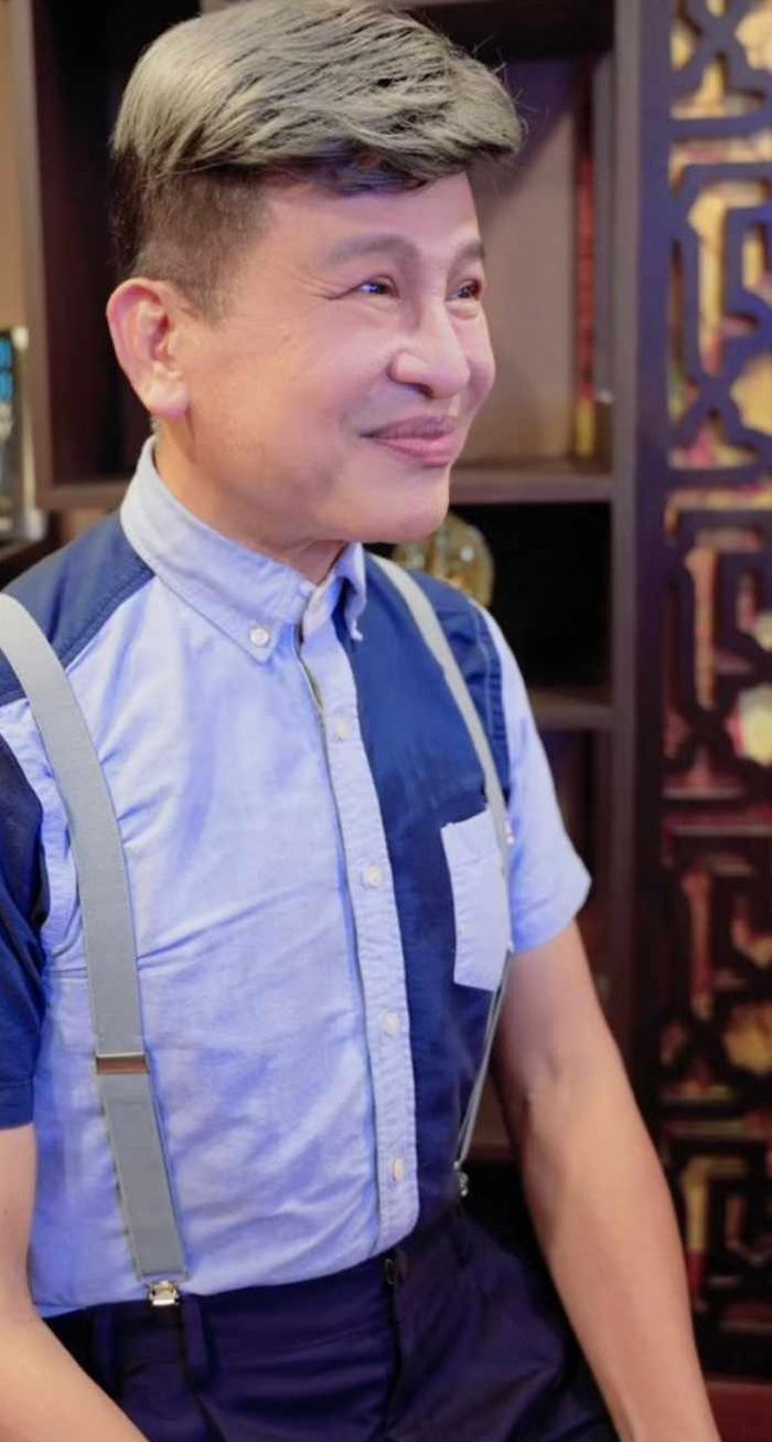 MC Thanh Bạch lạ lẫm sau khi c&ocirc;ng khai 't&acirc;n trang' vẻ ngo&agrave;i ở tuổi U70, 'dặm lại' 2 chỗ để trẻ hơn Ảnh 1