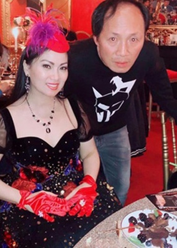 Hôn nhân hơn 2 thập kỷ của Hà Phương và tỷ phú Chính Chu Hôn nhân hơn 2 thập kỷ của Hà Phương và tỷ phú Chính Chu