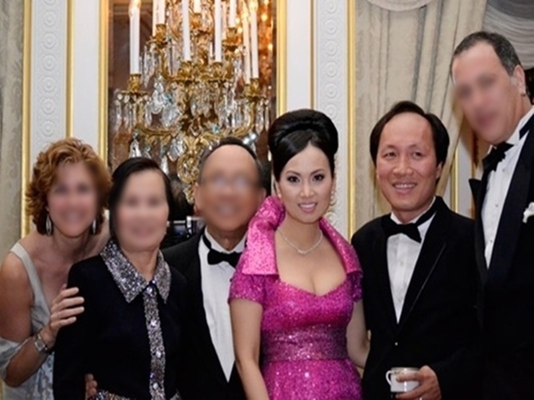 Hôn nhân hơn 2 thập kỷ của Hà Phương và tỷ phú Chính Chu Hôn nhân hơn 2 thập kỷ của Hà Phương và tỷ phú Chính Chu
