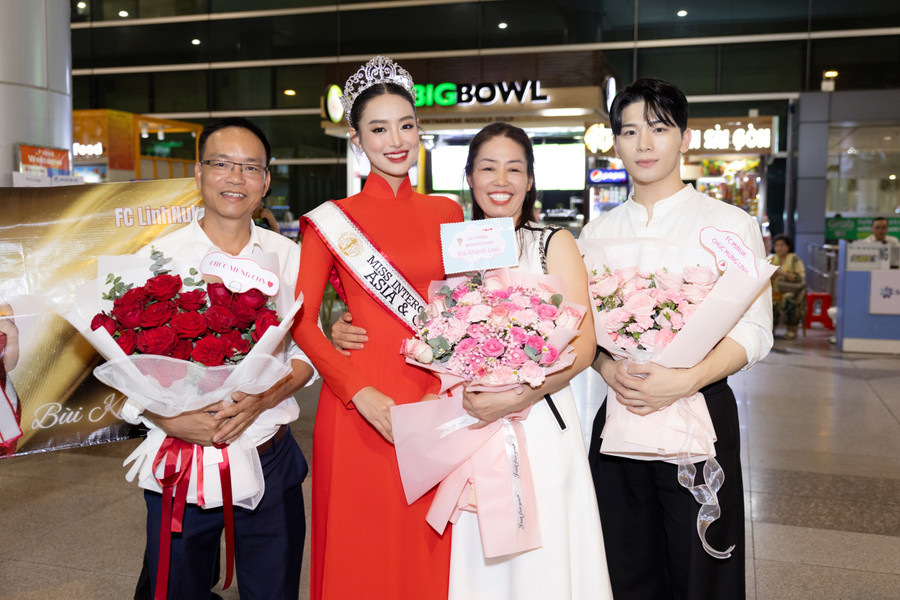 Á hậu 3 Miss Intercontinental 2024 Khánh Linh rạng rỡ về nước