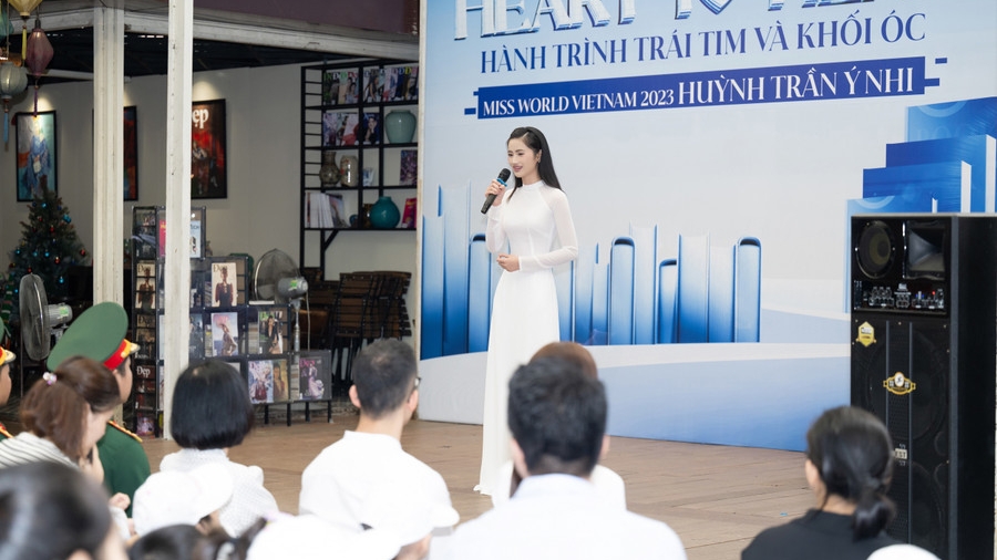 Hoa hậu Ý Nhi mang 'Heart To Head' đến Miss World