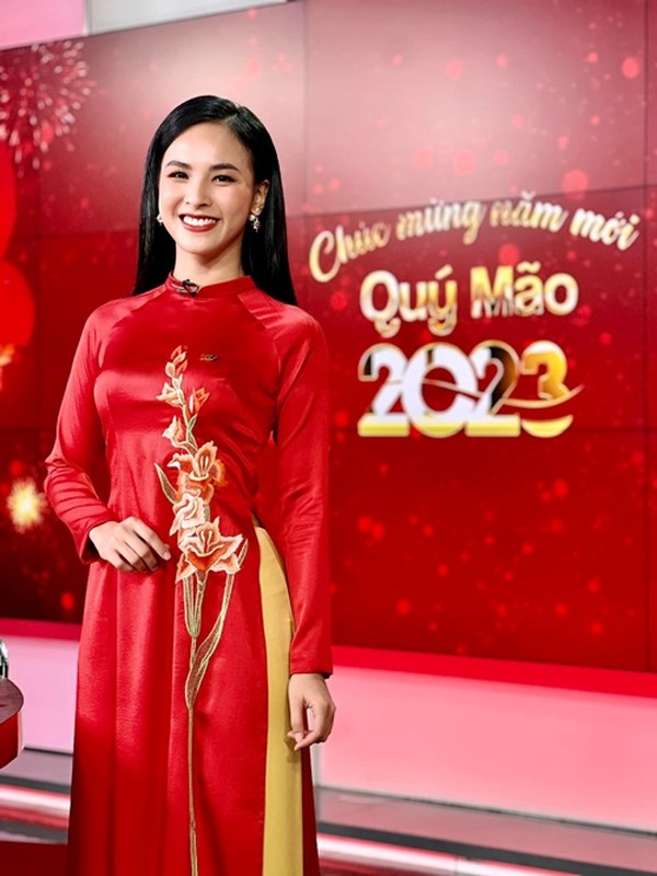 Hành trình của Quỳnh Nga từ MC VTV đến á hậu 2 Miss Charm