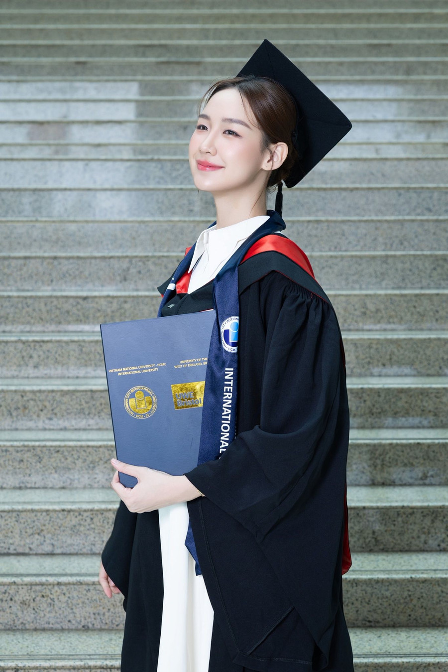 Hoa hậu Bảo Ngọc khẳng định sức mạnh của tri thức, xuất sắc tốt nghiệp loại giỏi Hoa hậu Bảo Ngọc khẳng định sức mạnh của tri thức, xuất sắc tốt nghiệp loại giỏi