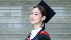 Hoa hậu Bảo Ngọc khẳng định sức mạnh của tri thức, xuất sắc tốt nghiệp loại giỏi
