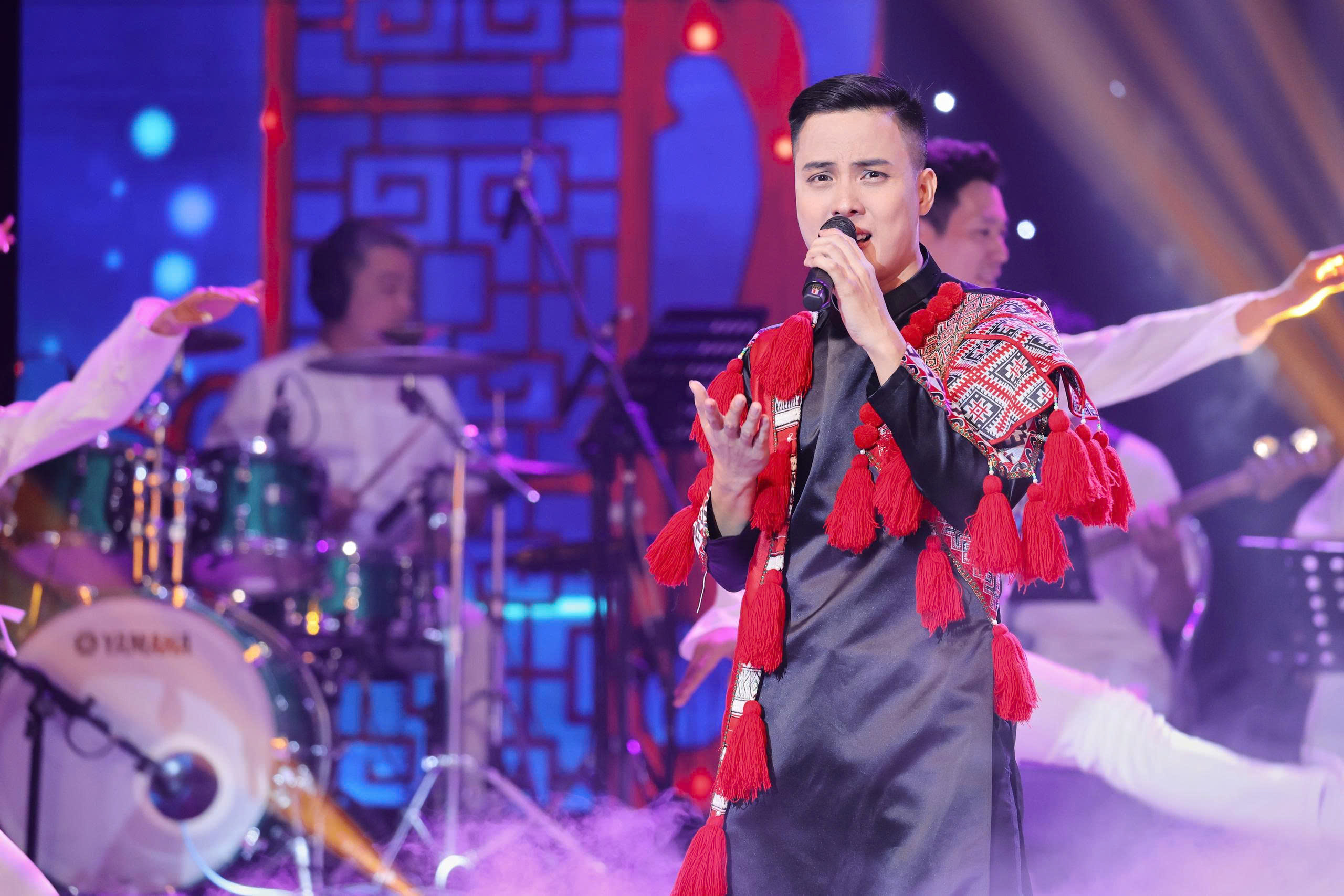 Chuyên gia AI giành ngôi Quán quân Tiếng hát Việt Toàn cầu 2025 Chuyên gia AI giành ngôi Quán quân Tiếng hát Việt Toàn cầu 2025