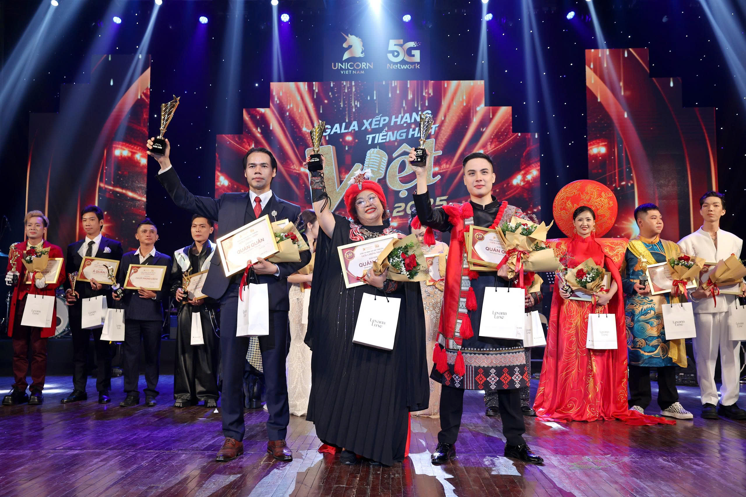 Chuyên gia AI giành ngôi Quán quân Tiếng hát Việt Toàn cầu 2025 Chuyên gia AI giành ngôi Quán quân Tiếng hát Việt Toàn cầu 2025
