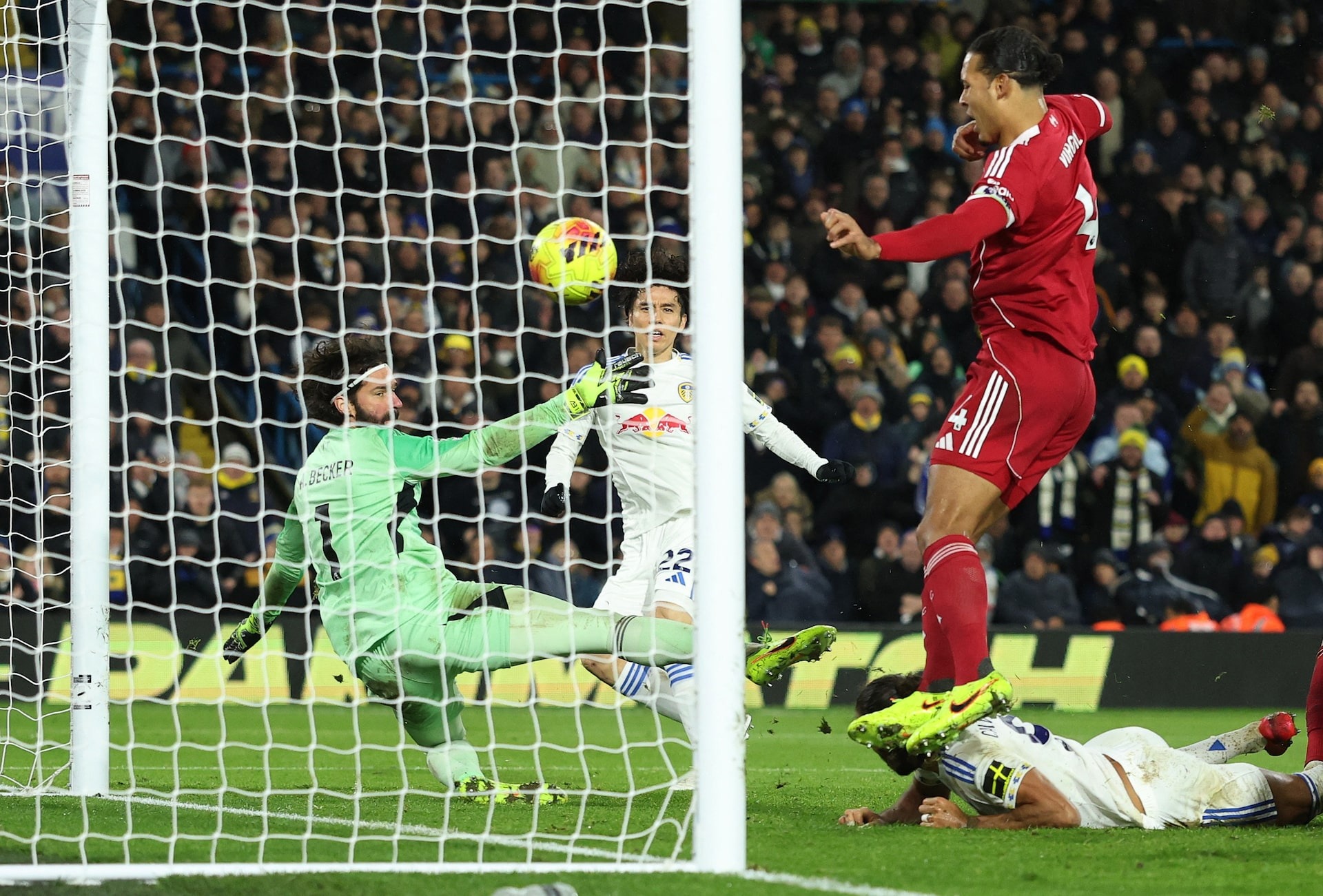 Liverpool lại rơi điểm vì thủng lưới cuối trận Liverpool lại rơi điểm vì thủng lưới cuối trận