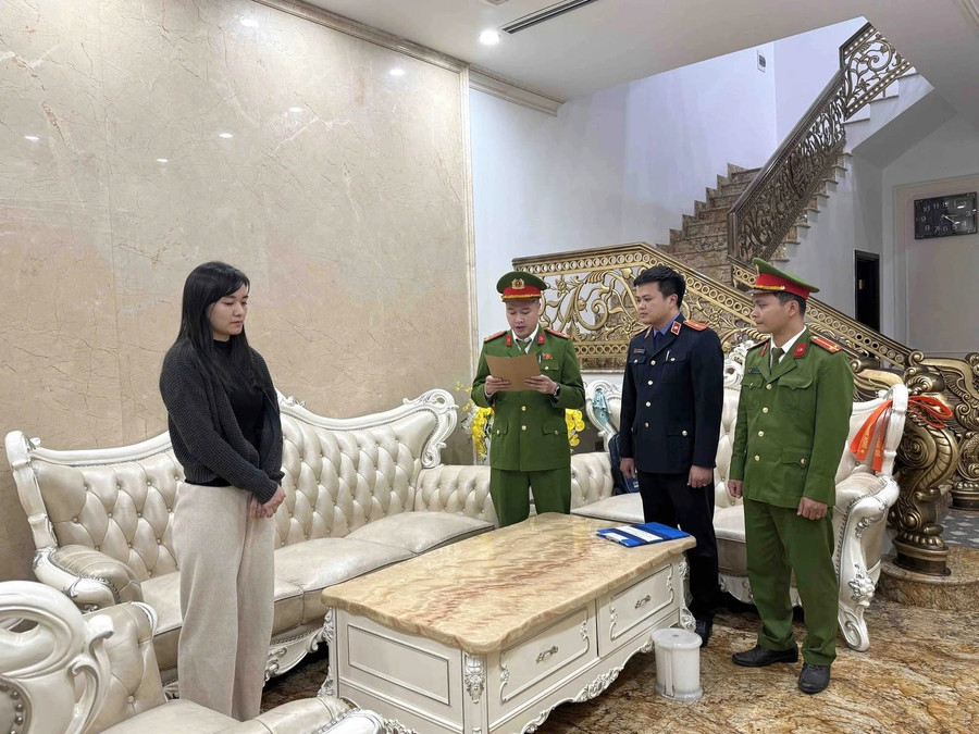 Bắt vợ chồng Giám đốc Công ty vàng bạc Kim Chung ở Thanh Hoá Bắt vợ chồng Giám đốc Công ty vàng bạc Kim Chung ở Thanh Hoá