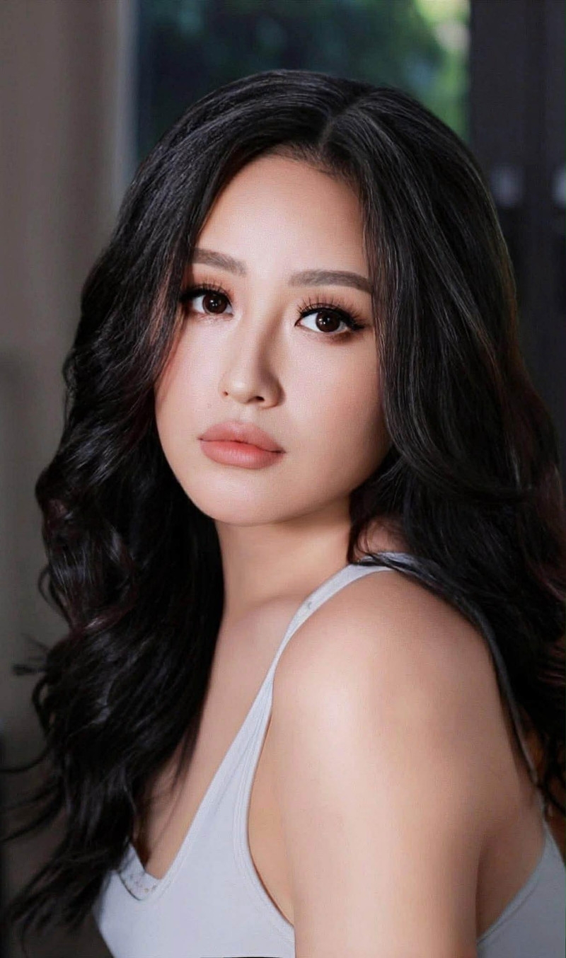 Mai Phương Thúy thiêu đốt ánh nhìn, ghi điểm với body quyến rũ trên sân tennis Mai Phương Thúy thiêu đốt ánh nhìn, ghi điểm với body quyến rũ trên sân tennis