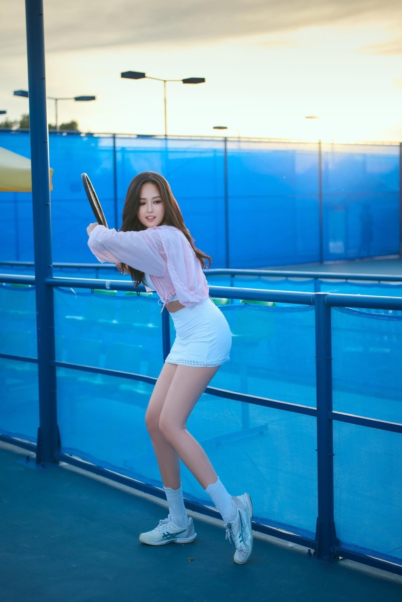 Mai Phương Thúy thiêu đốt ánh nhìn, ghi điểm với body quyến rũ trên sân tennis Mai Phương Thúy thiêu đốt ánh nhìn, ghi điểm với body quyến rũ trên sân tennis