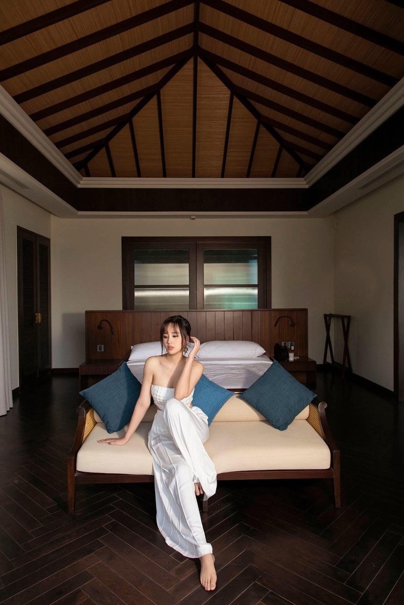 Mai Phương Thúy thiêu đốt ánh nhìn, ghi điểm với body quyến rũ trên sân tennis Mai Phương Thúy thiêu đốt ánh nhìn, ghi điểm với body quyến rũ trên sân tennis