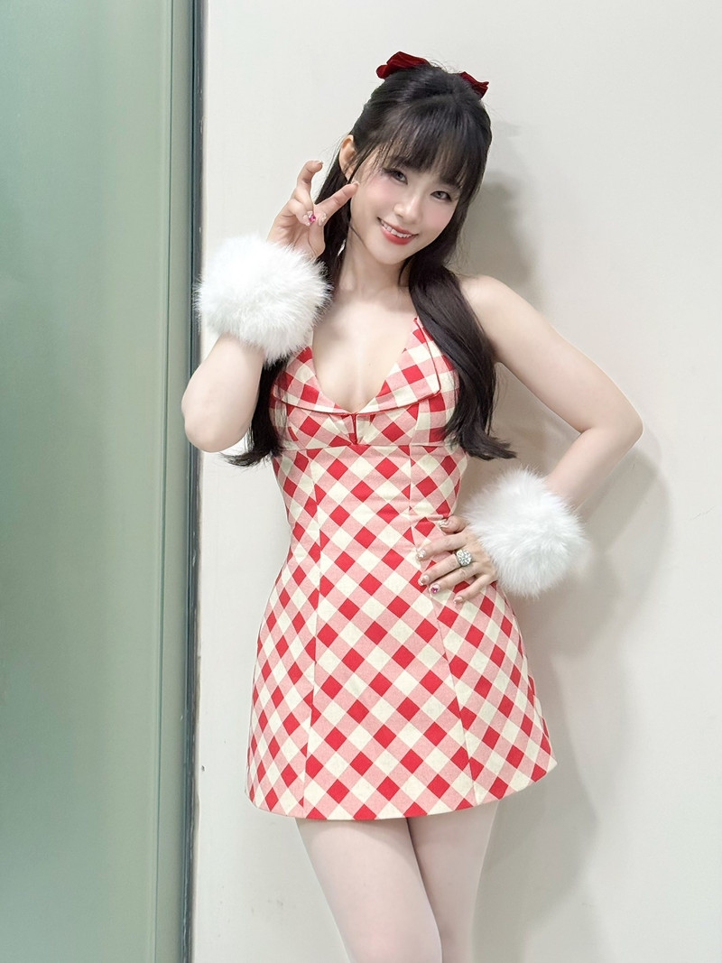 Lương Bích Hữu gây bất ngờ với diện mạo trẻ trung tại lễ tốt nghiệp dù đã U50 Lương Bích Hữu gây bất ngờ với diện mạo trẻ trung tại lễ tốt nghiệp dù đã U50