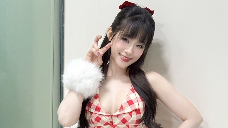 Lương Bích Hữu gây bất ngờ với diện mạo trẻ trung tại lễ tốt nghiệp dù đã U50