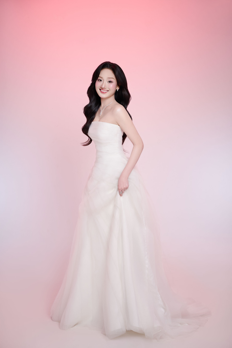 Á hậu 1 Hoa hậu Quốc gia Việt Nam 2024 chạm ngõ điện ảnh ở tuổi 25 Á hậu 1 Hoa hậu Quốc gia Việt Nam 2024 chạm ngõ điện ảnh ở tuổi 25