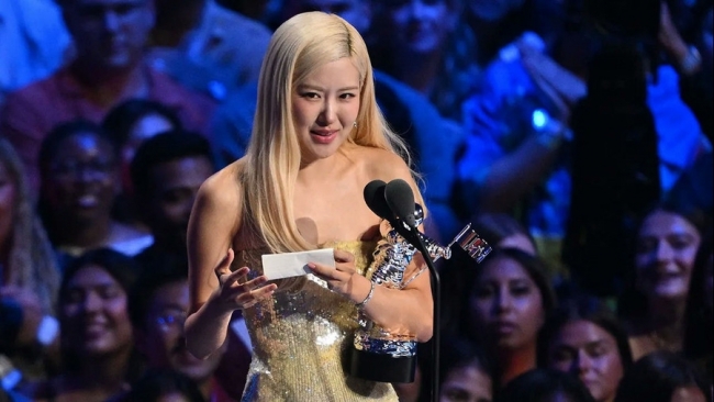 Rosé (BLACKPINK) cùng G-Dragon trở thành nghệ sĩ có tầm ảnh hưởng nhất năm 2025