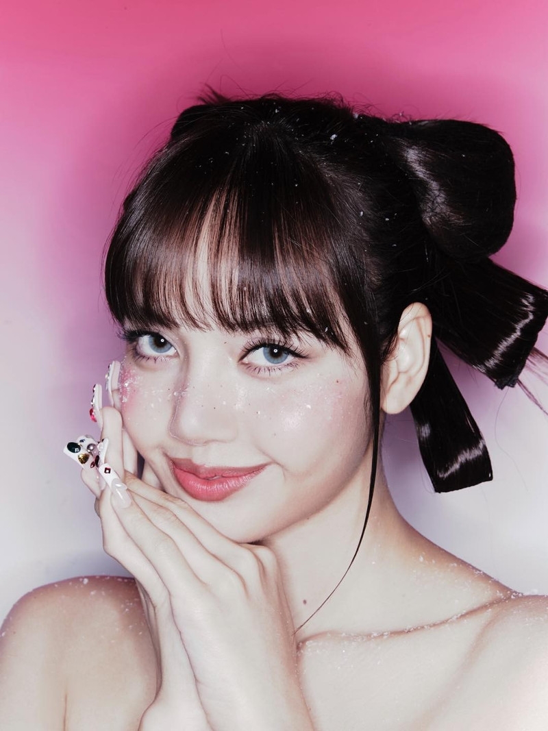 Lisa (BLACKPINK) gây bão mạng xã hội với loạt ảnh Giáng sinh ngọt ngào Lisa (BLACKPINK) gây bão mạng xã hội với loạt ảnh Giáng sinh ngọt ngào