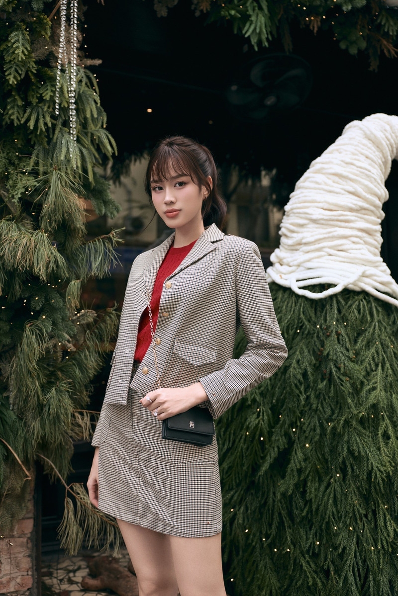 Đỗ Thị Hà bất ngờ gây chú ý với diện mạo mới sau đám cưới cổ tích