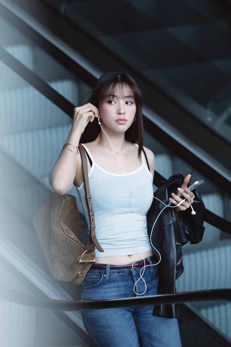 Tiểu Vy, Kỳ Duyên cùng dàn hoa á hậu khoe sắc cực cuốn khi bắt trend 'trạm tỷ' Tiểu Vy, Kỳ Duyên cùng dàn hoa á hậu khoe sắc cực cuốn khi bắt trend 'trạm tỷ'