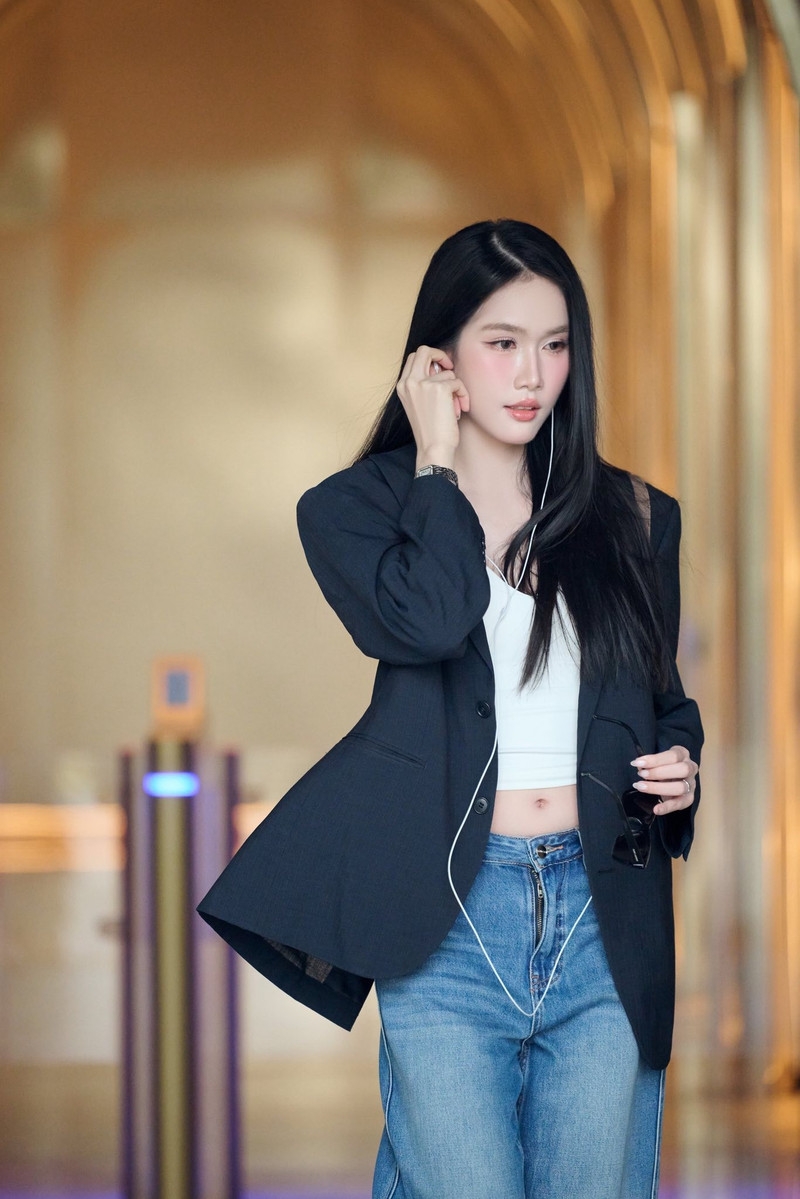 Tiểu Vy, Kỳ Duyên cùng dàn hoa á hậu khoe sắc cực cuốn khi bắt trend 'trạm tỷ' Tiểu Vy, Kỳ Duyên cùng dàn hoa á hậu khoe sắc cực cuốn khi bắt trend 'trạm tỷ'