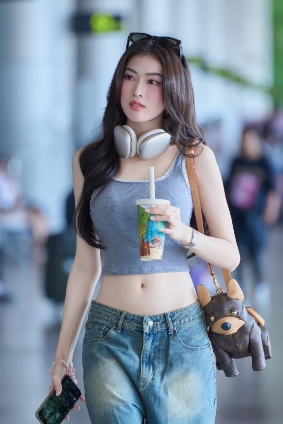 Tiểu Vy, Kỳ Duyên cùng dàn hoa á hậu khoe sắc cực cuốn khi bắt trend 'trạm tỷ' Tiểu Vy, Kỳ Duyên cùng dàn hoa á hậu khoe sắc cực cuốn khi bắt trend 'trạm tỷ'