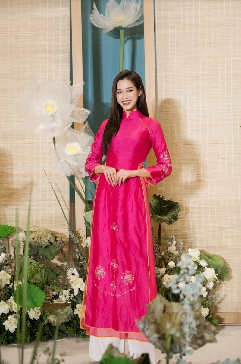 Phong cách tinh tế khi đi ăn cưới của Đỗ Thị Hà trở thành hình mẫu áp dụng Phong cách tinh tế khi đi ăn cưới của Đỗ Thị Hà trở thành hình mẫu áp dụng