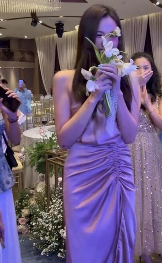 Phong cách tinh tế khi đi ăn cưới của Đỗ Thị Hà trở thành hình mẫu áp dụng Phong cách tinh tế khi đi ăn cưới của Đỗ Thị Hà trở thành hình mẫu áp dụng