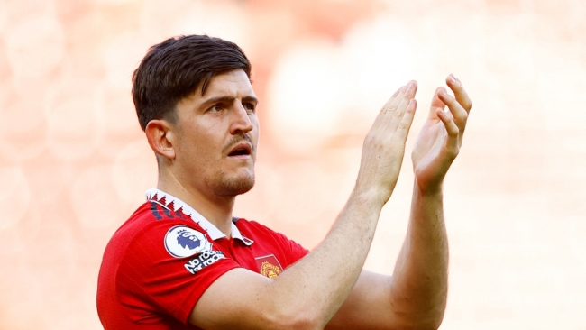 Ten Hag nói điều phũ phàng, Maguire 'bán xới' rời MU