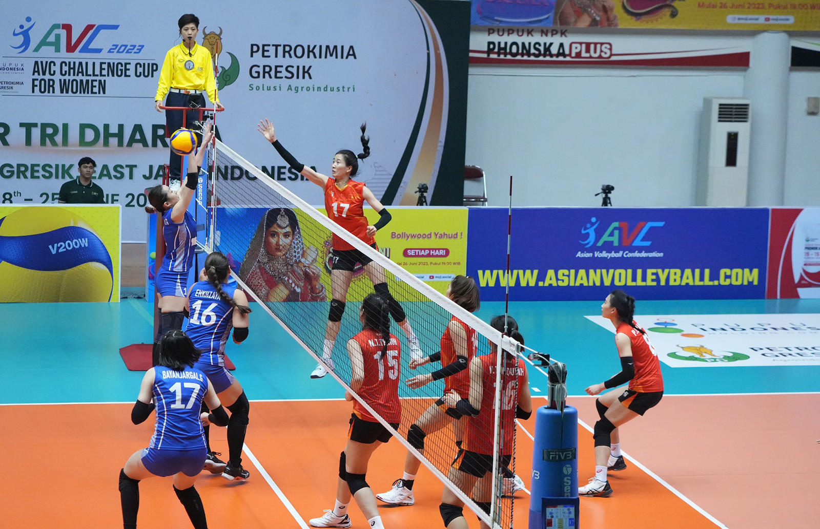 Tuyển bóng chuyền nữ Việt Nam thắng trận ra quân tại AVC Challenge Cup 2023